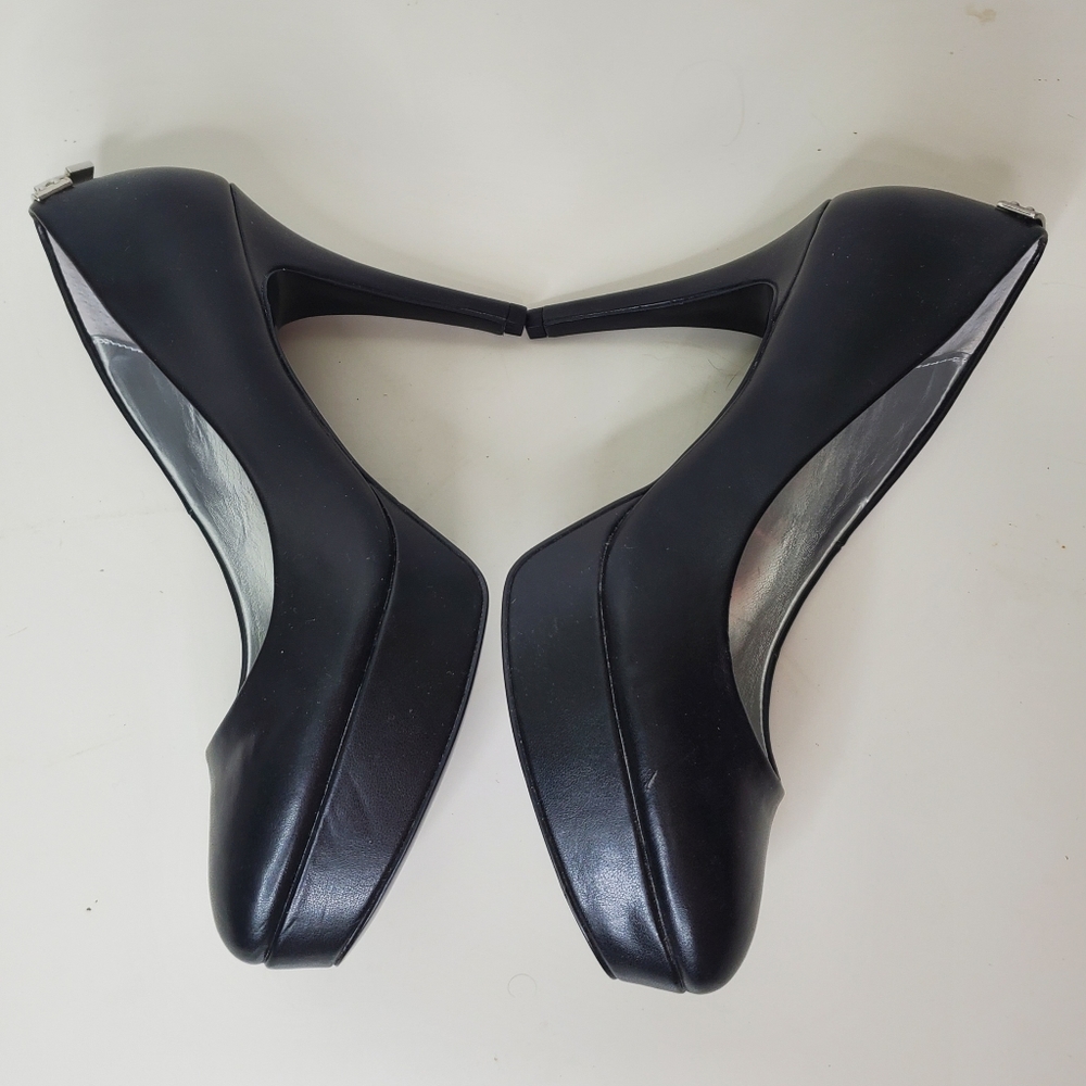 GUESS Black Leather Platform Pump Heels Lock Sz 7 - Picture 6 of 13